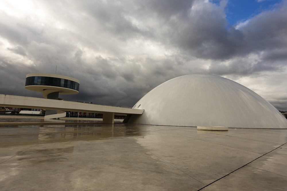 Centro Niemeyer. Cúpula y Torre.