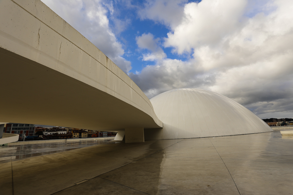 Centro Niemeyer. Otra vista de la Cúpula.
