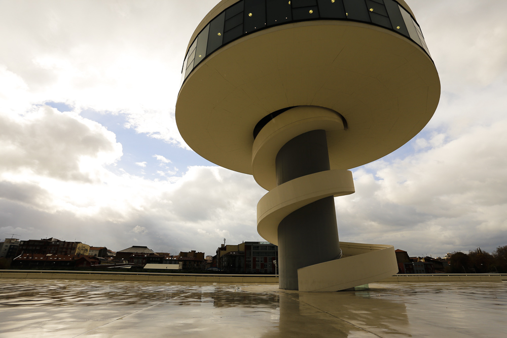 Centro Niemeyer. Torre.