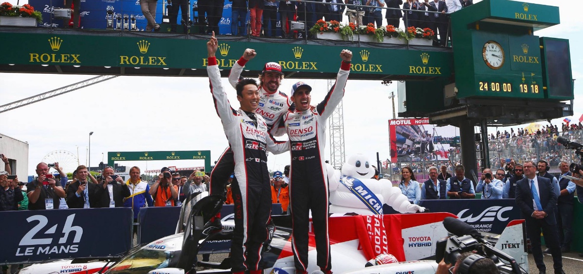Fernando Alonso, Buemi y Nakajima. Ganadores Le Mans 2018.